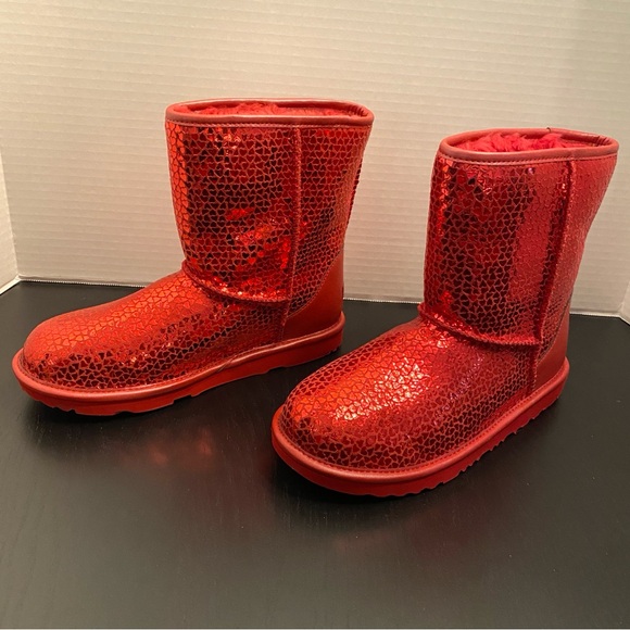 UGG New Girls 3 Classic II Gel Hearts Boots Red Sparkle Plush - Picture 5 of 11